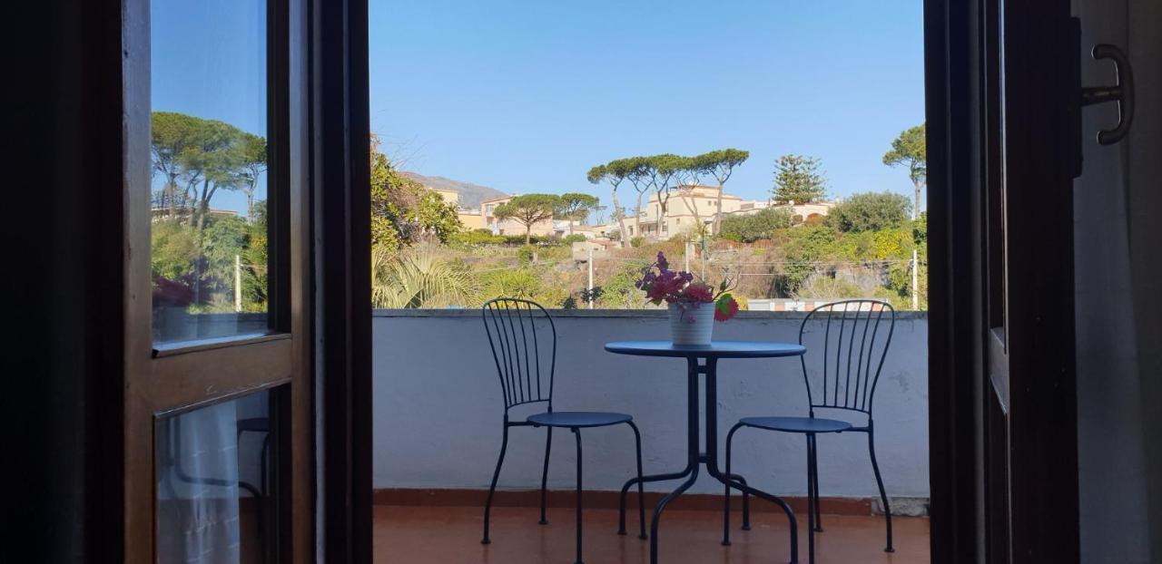 B&B Il Giardino Di Villa Anna Trecase Eksteriør billede